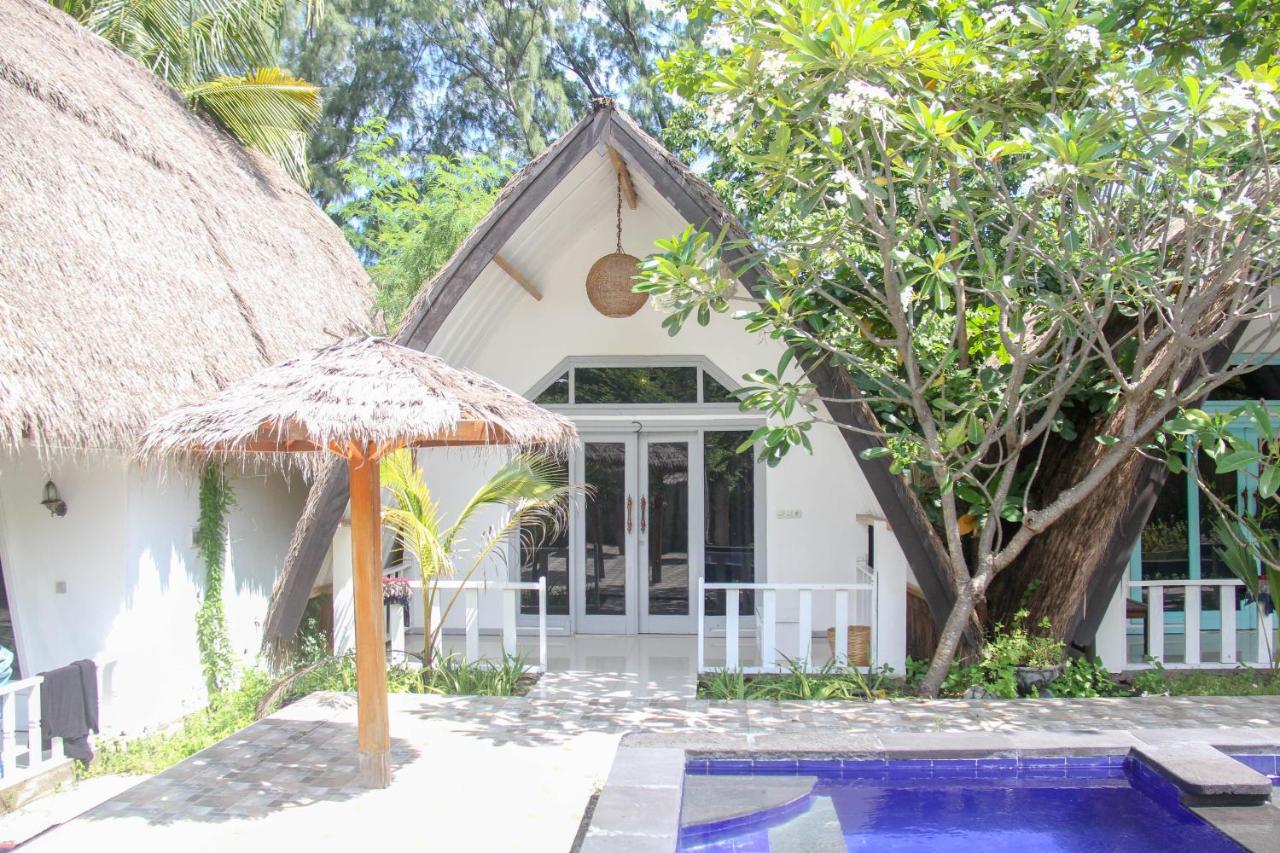 Lucky'S Hostel Gili Air Exterior photo