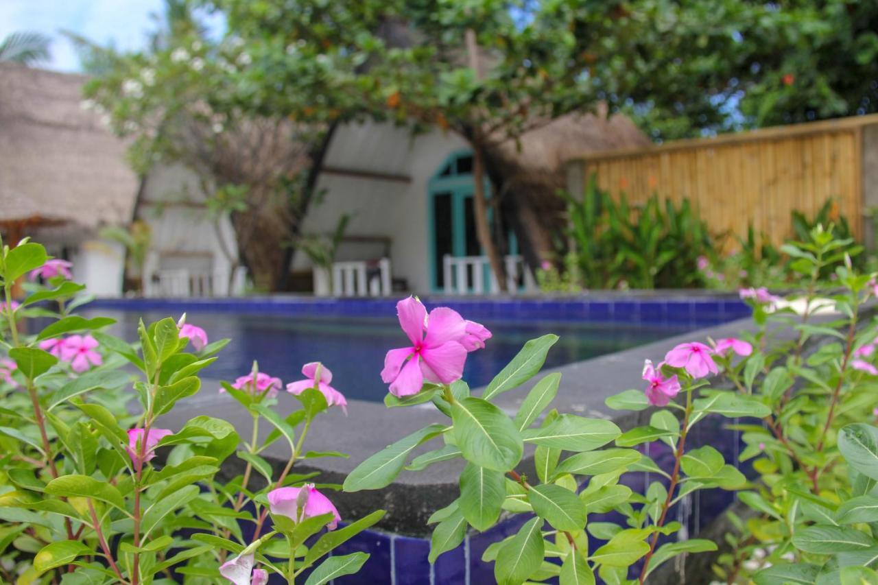 Lucky'S Hostel Gili Air Exterior photo