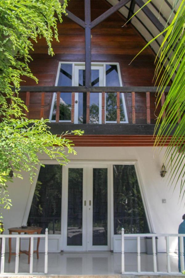 Lucky'S Hostel Gili Air Exterior photo