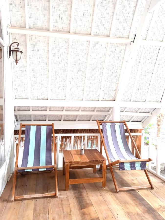 Lucky'S Hostel Gili Air Exterior photo