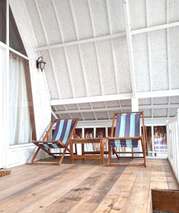Lucky'S Hostel Gili Air Exterior photo