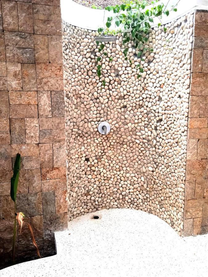 Lucky'S Hostel Gili Air Exterior photo