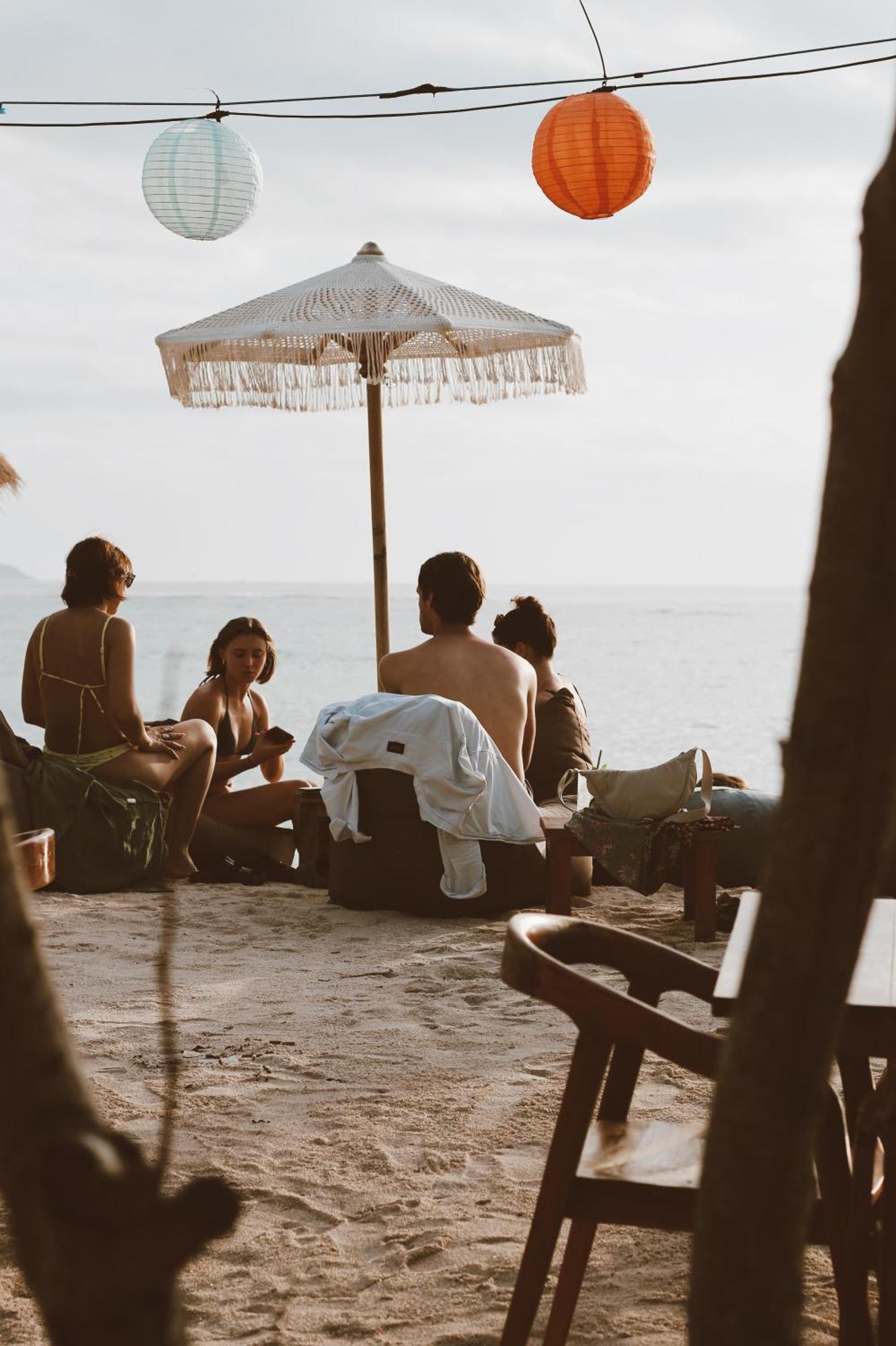 Lucky'S Hostel Gili Air Exterior photo