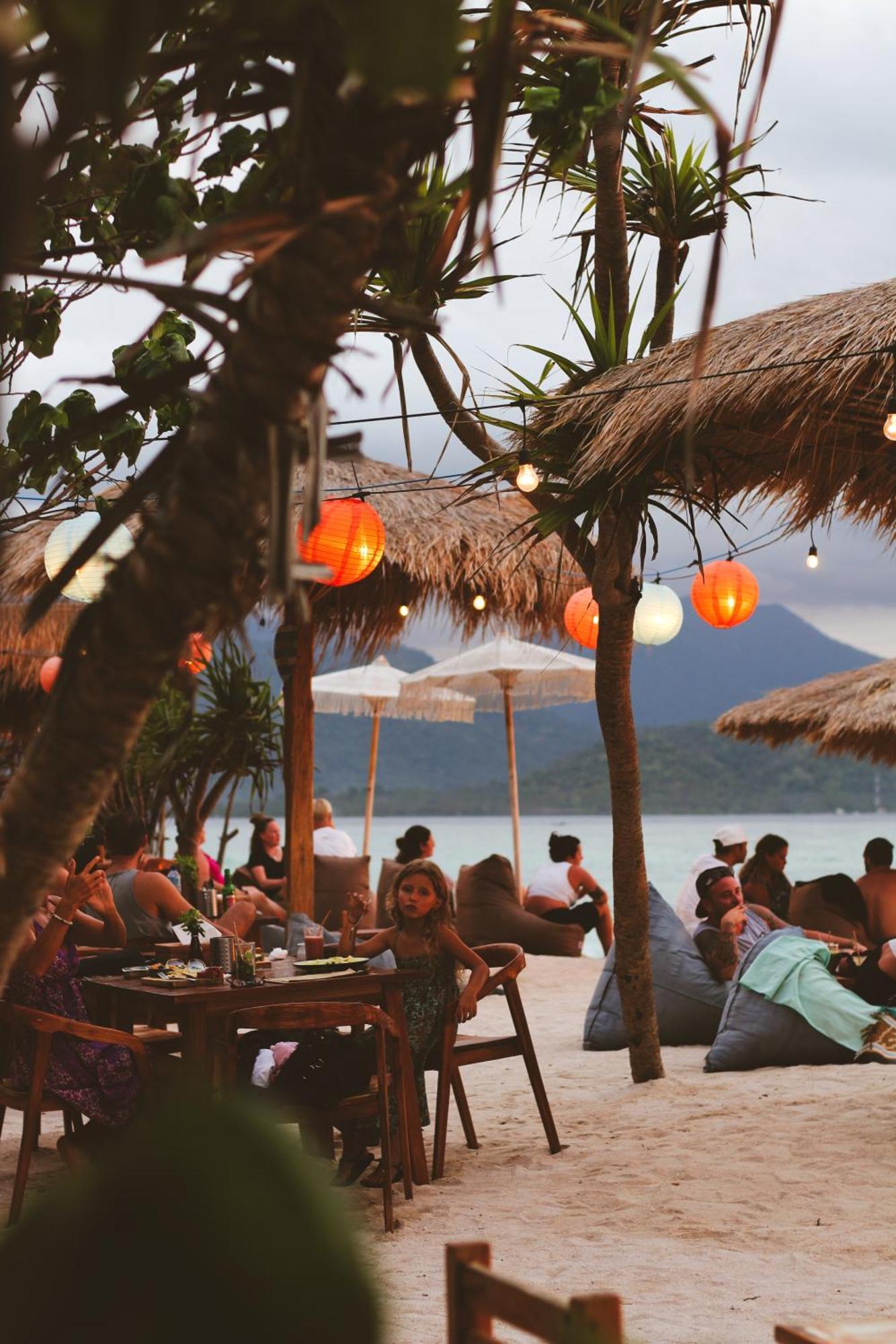 Lucky'S Hostel Gili Air Exterior photo