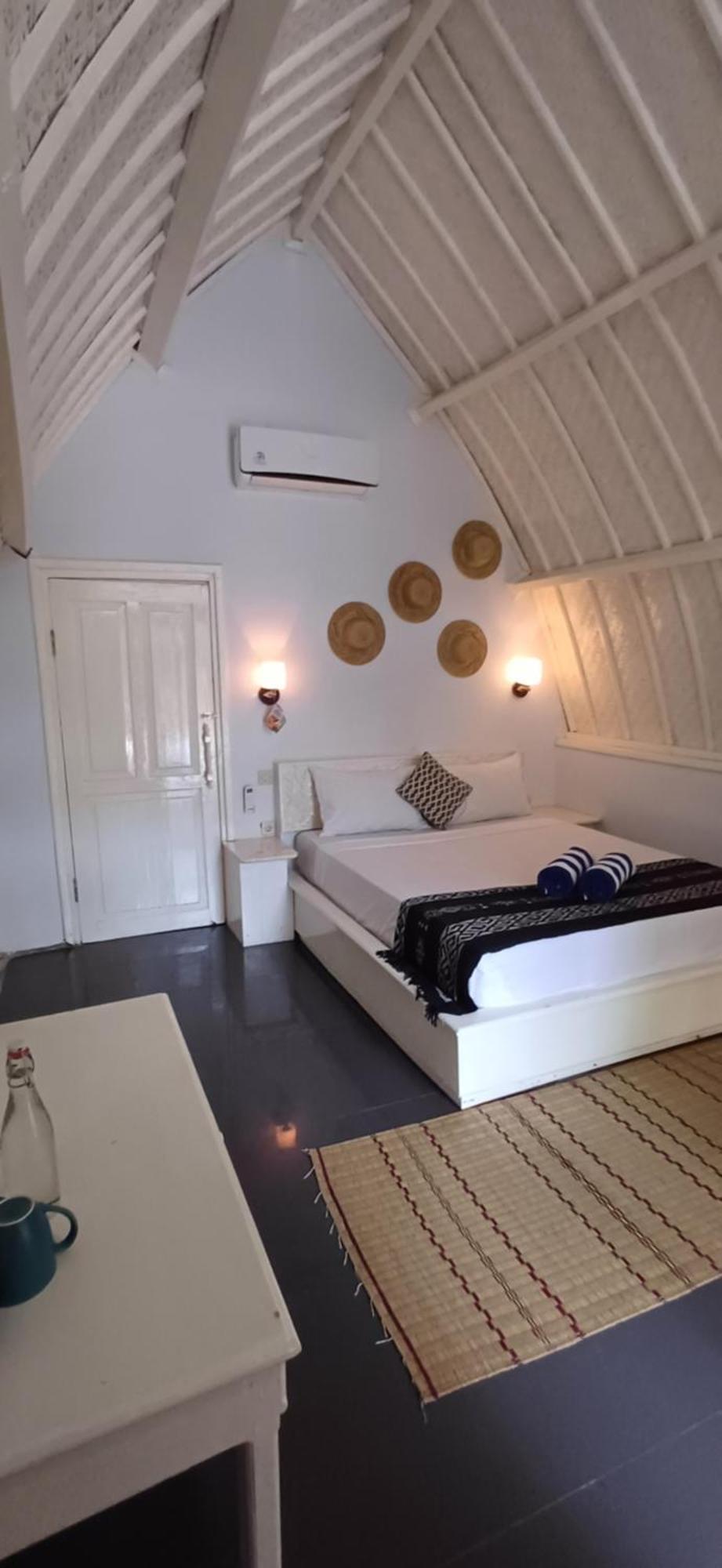 Lucky'S Hostel Gili Air Room photo