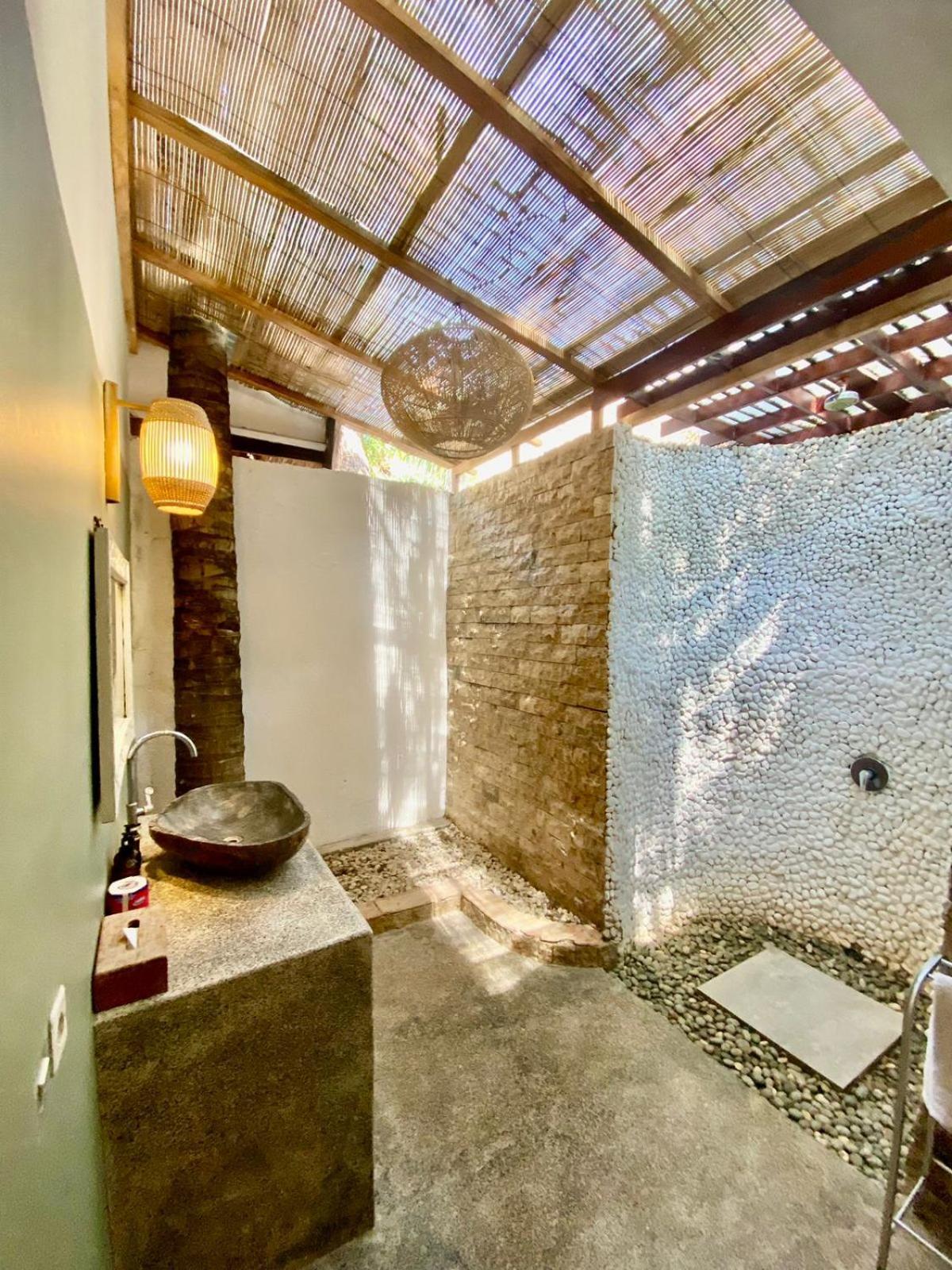 Lucky'S Hostel Gili Air Exterior photo