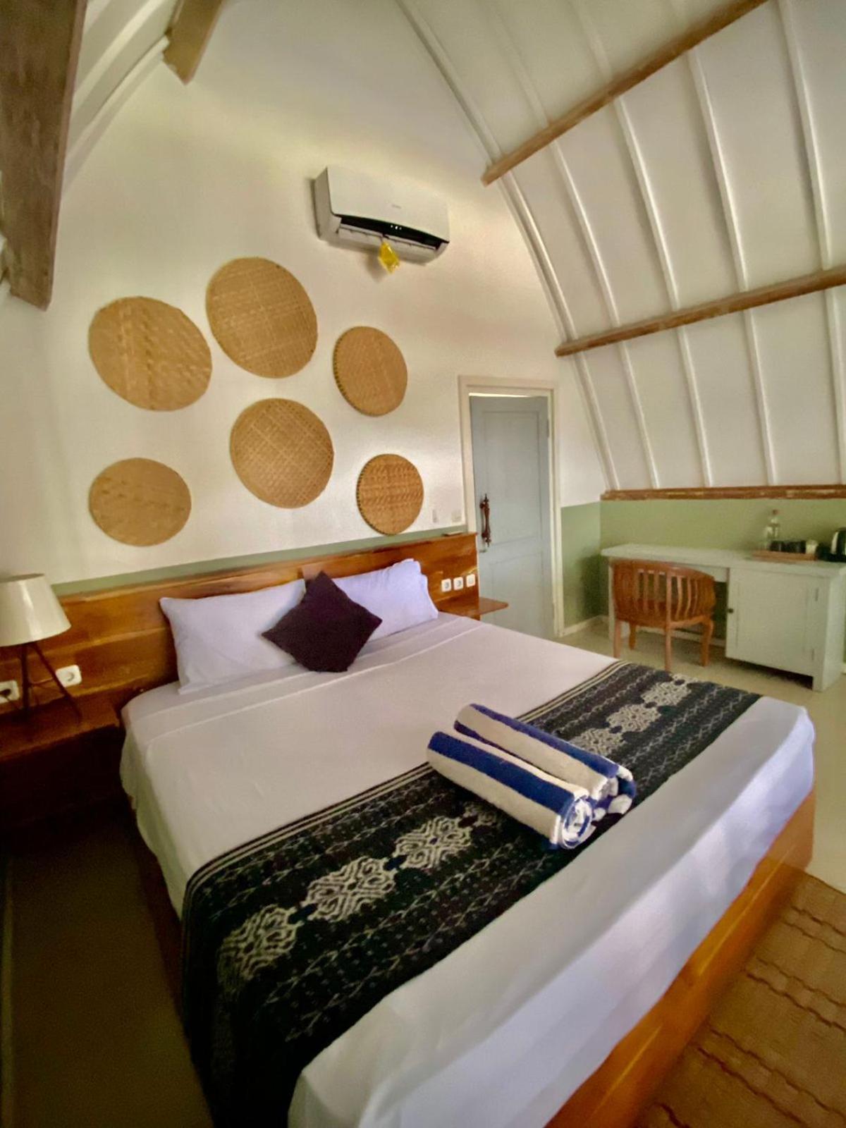 Lucky'S Hostel Gili Air Exterior photo